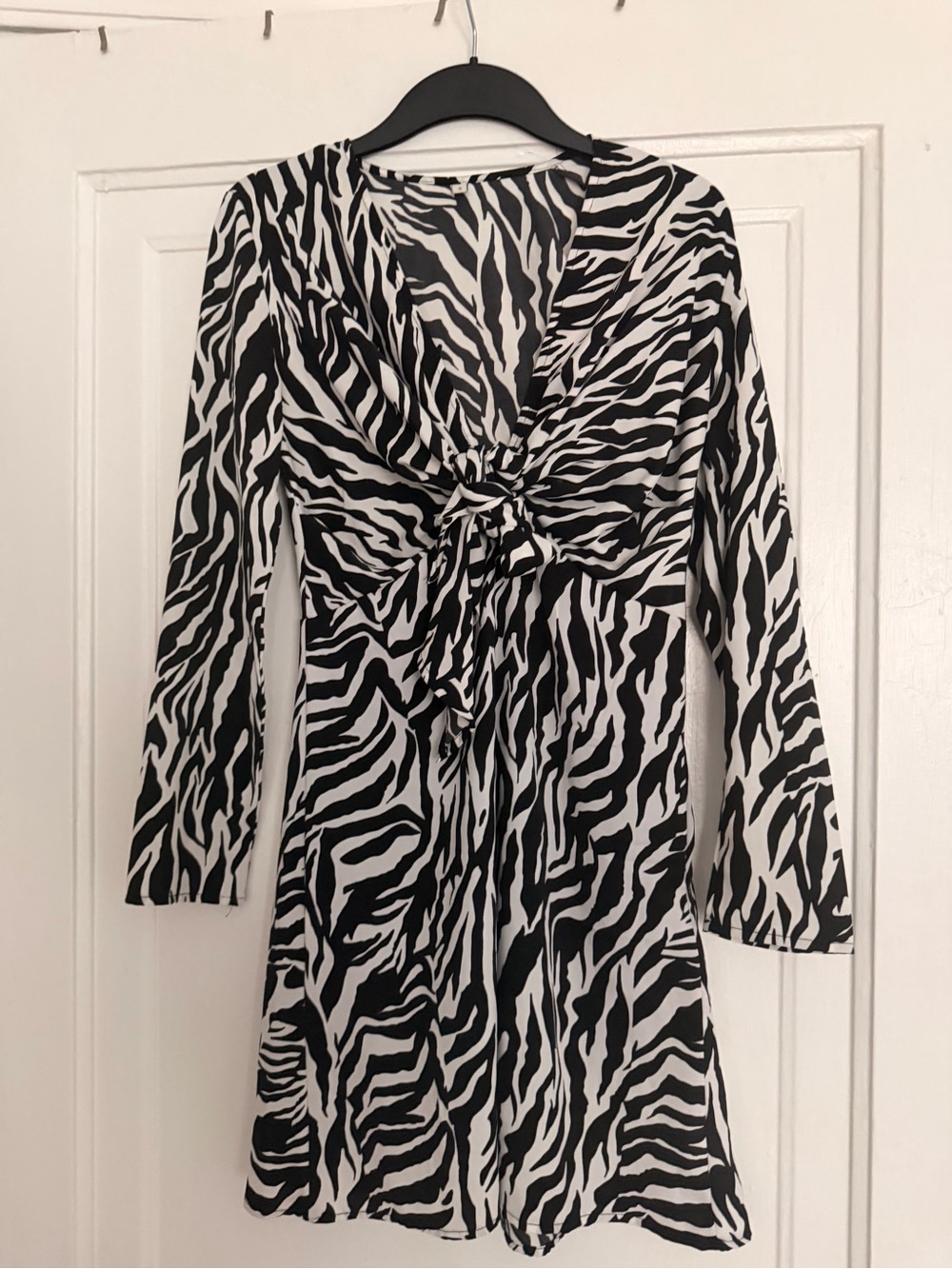 Nasty Gal Black & White Zebra Tie-Front Long Sleeve Dress